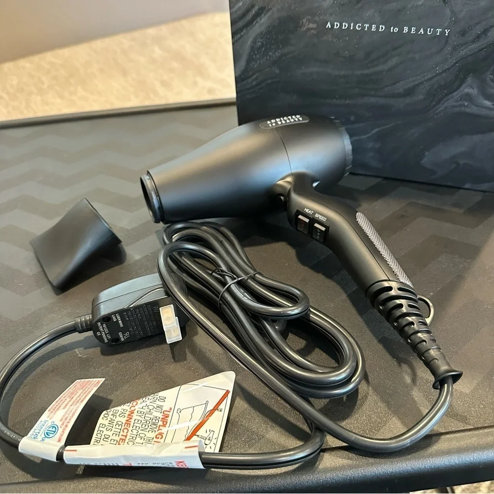 Black Hair Dryer‎ with Concentrator Nozzle Attachment #MC5